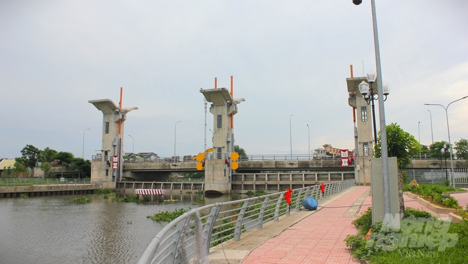 Binh Nham sluice