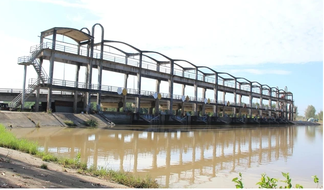 Ba Lai dam sluice