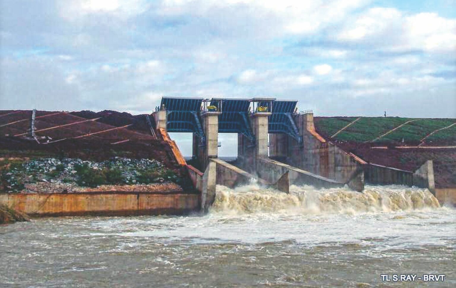 Hệ thống kênh chính Sông Ray